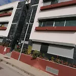Modern With Sunny South Facing Terrace *