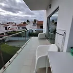 아파트 Modern With Sunny South Facing Terrace 알부페이라