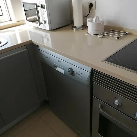 Апартаменты Modern With Sunny South Facing Terrace