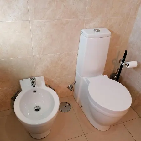 Modern With Sunny South Facing Terrace *