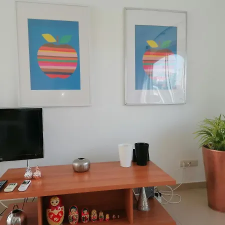 Апартаменты Modern With Sunny South Facing Terrace Албуфейра