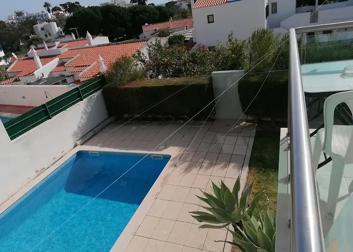 Modern With Sunny South Facing Terrace 아파트