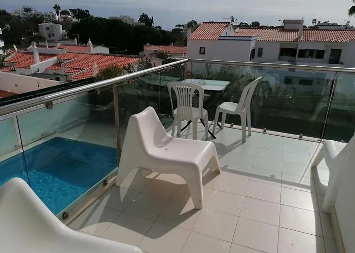 아파트 Modern With Sunny South Facing Terrace 알부페이라