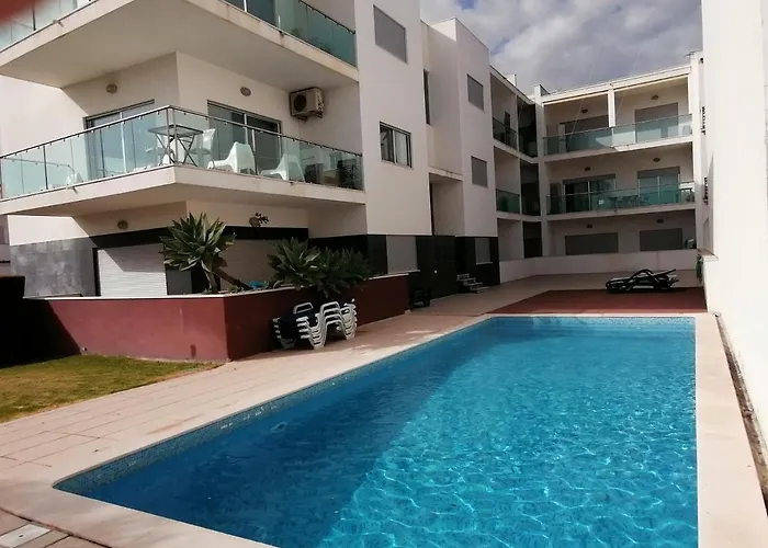 아파트 Modern With Sunny South Facing Terrace