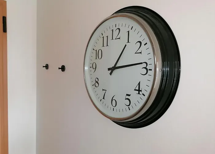 아파트 Modern With Sunny South Facing Terrace *