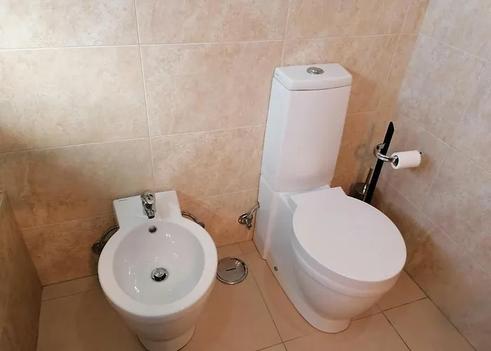 Modern With Sunny South Facing Terrace *