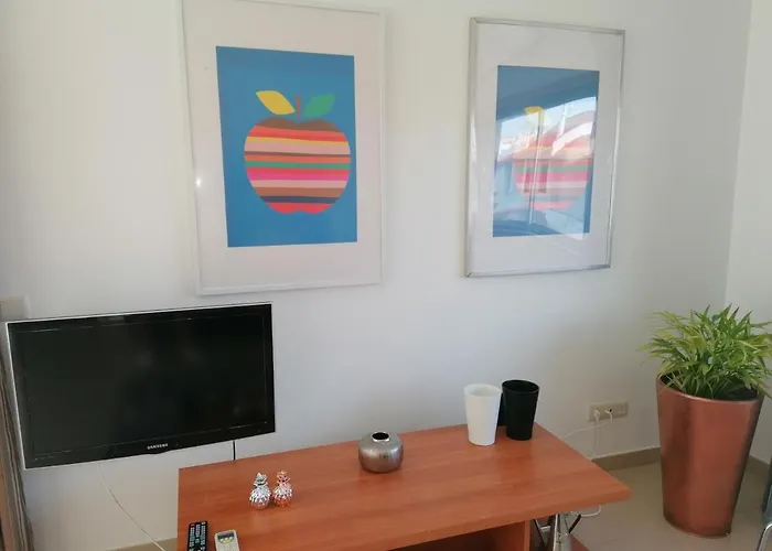 Modern With Sunny South Facing Terrace 아파트 알부페이라