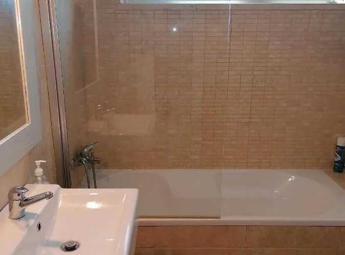 아파트 Modern With Sunny South Facing Terrace 알부페이라