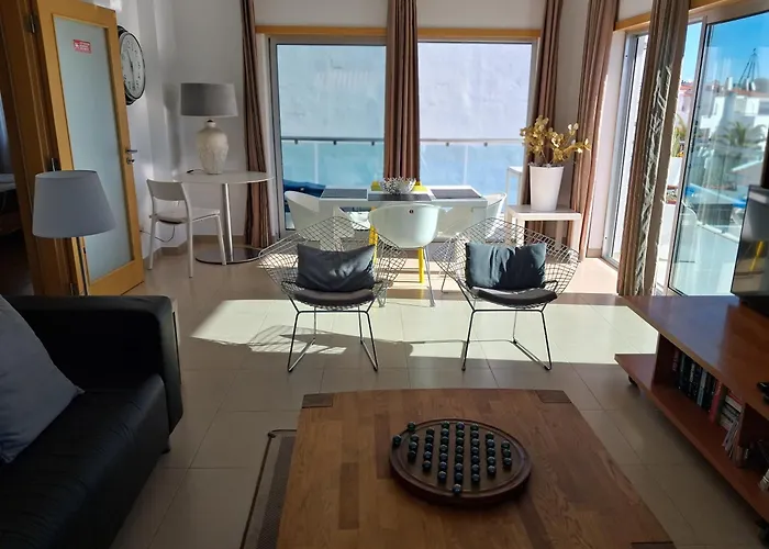 아파트 Modern With Sunny South Facing Terrace *