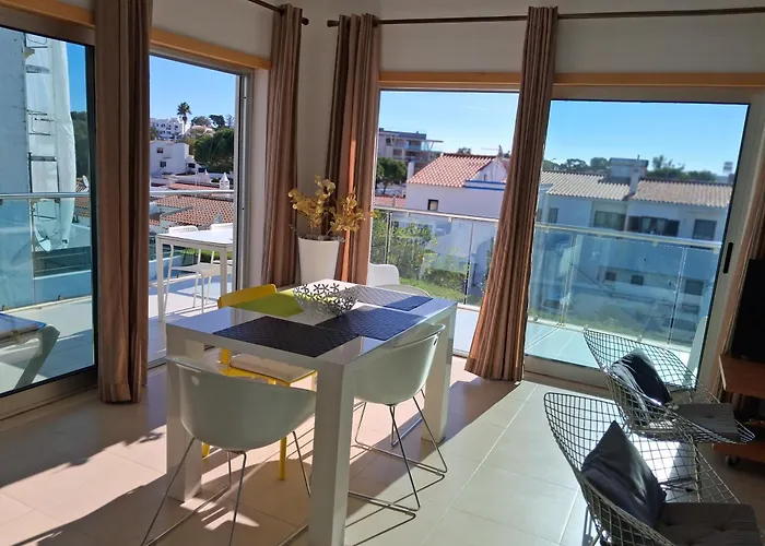 아파트 Modern With Sunny South Facing Terrace 알부페이라