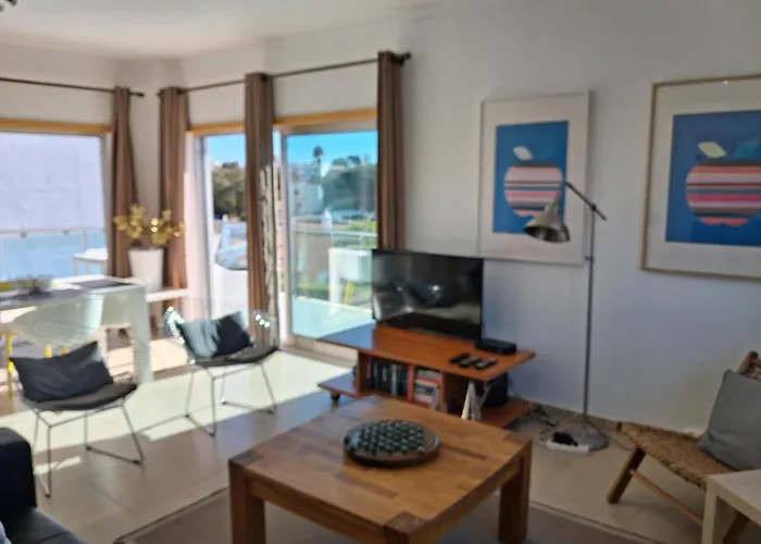 아파트 Modern With Sunny South Facing Terrace *