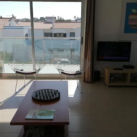 Modern With Sunny South Facing Terrace Albufeira